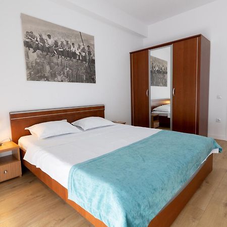 Obor Central Oasis --Secured Parking Nearby --Self Check-In-- 1Min Metro Station Бухарест Екстер'єр фото
